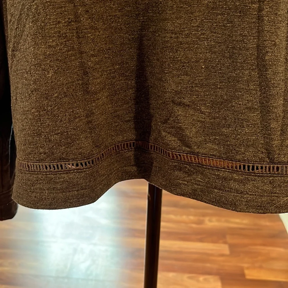 Victoria’s Secret size XL gray sweatshirt with wide open back - Picture 3 of 5